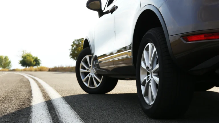 Assurance auto Sonnet vs. YouSet : Avantages et inconvénients [2025]