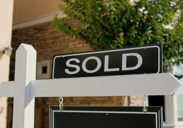 Closing on a House Soon? Here’s When to Get Home Insurance.
