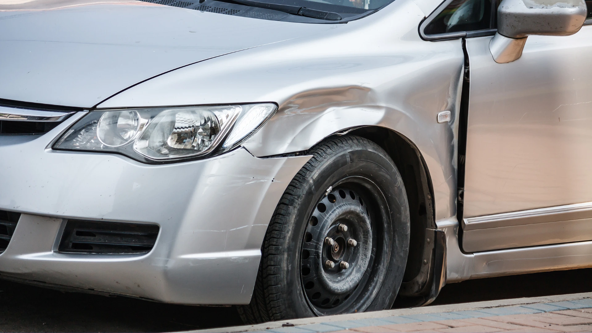 What to Do (and Not Do!) in a Fender Bender